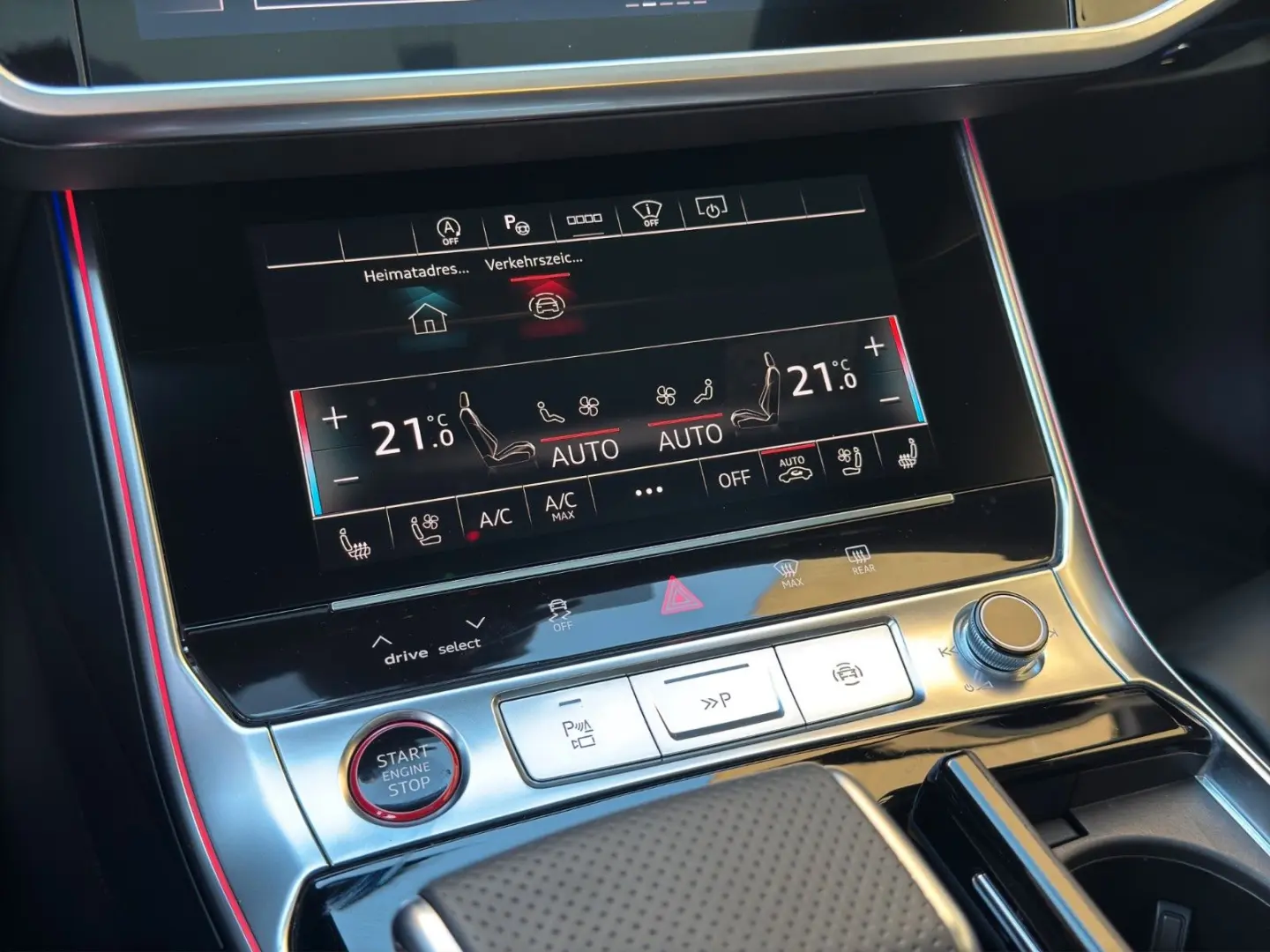 RS6 Avant 4.0 TFSI*QUATTRO*PANO*HEADUP*CARBON*