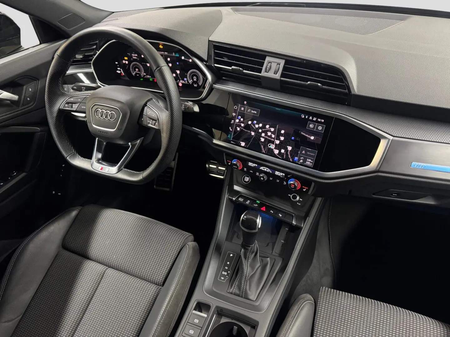 Q3 Sportback 45 TFSIe S line  AHK 360° Sonos Vir