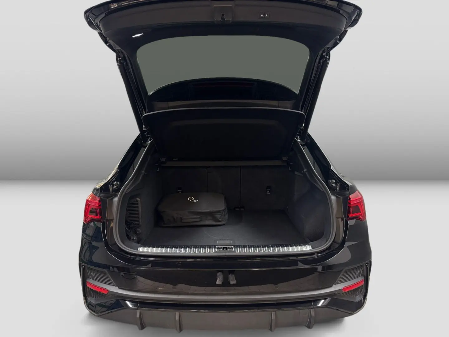 Q3 Sportback 45 TFSIe S line  AHK 360° Sonos Vir