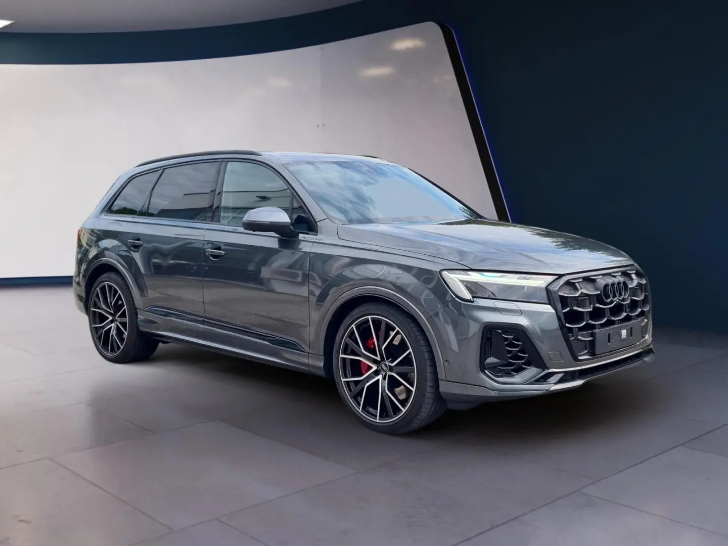 SQ7 4.0 TFSI quattro AHK Matrix B&O 7Sitze Pano