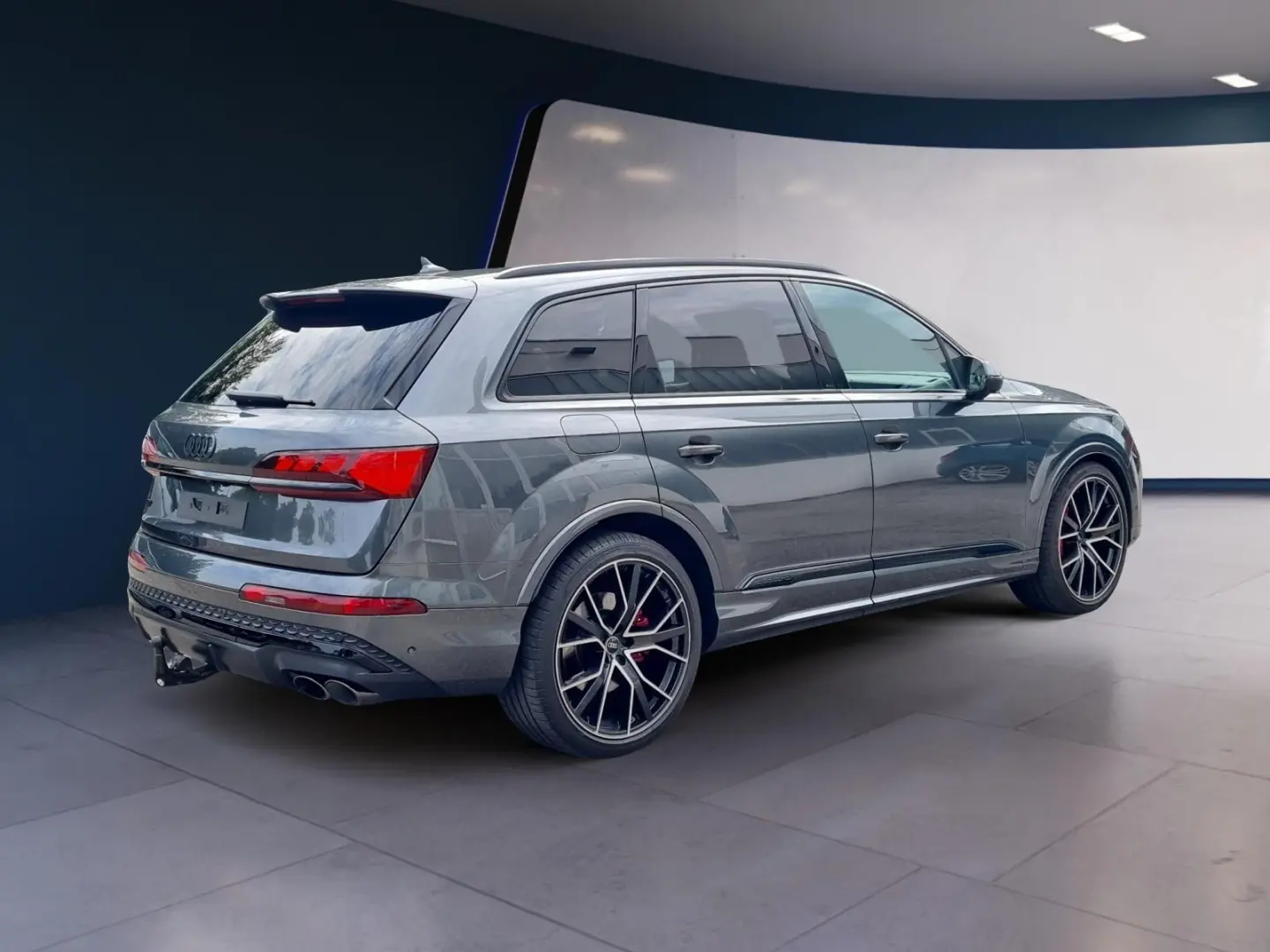 SQ7 4.0 TFSI quattro AHK Matrix B&O 7Sitze Pano