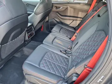 SQ7 4.0 TFSI quattro AHK Matrix B&O 7Sitze Pano