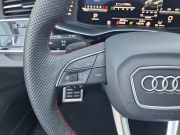 SQ7 4.0 TFSI quattro AHK Matrix B&O 7Sitze Pano