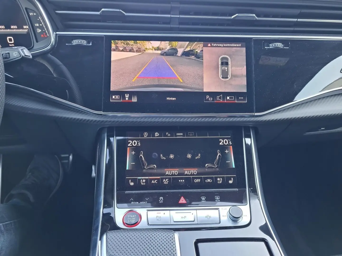 SQ7 4.0 TFSI quattro AHK Matrix B&O 7Sitze Pano