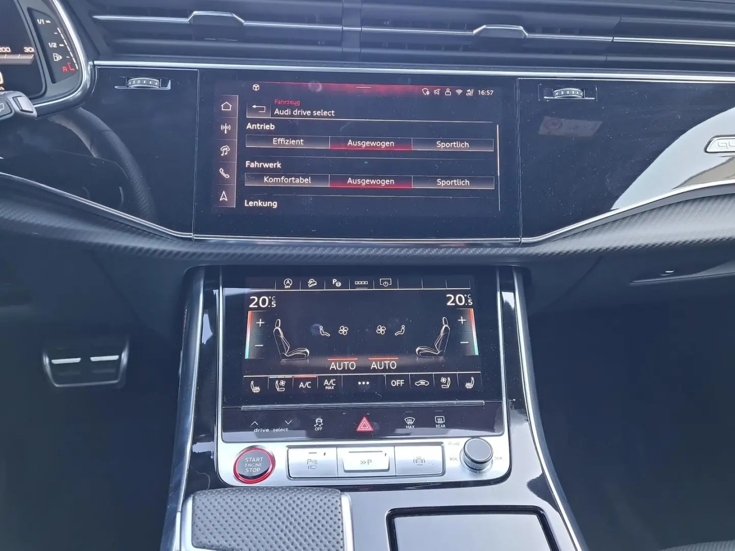 SQ7 4.0 TFSI quattro AHK Matrix B&O 7Sitze Pano