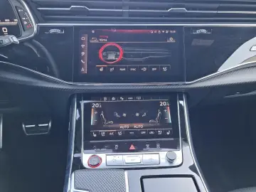 SQ7 4.0 TFSI quattro AHK Matrix B&O 7Sitze Pano