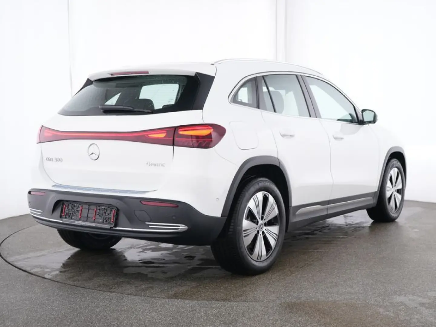 EQA 300 4Matic+AHK+360°+ADVANCED+LED+SPUR+TOTWIN