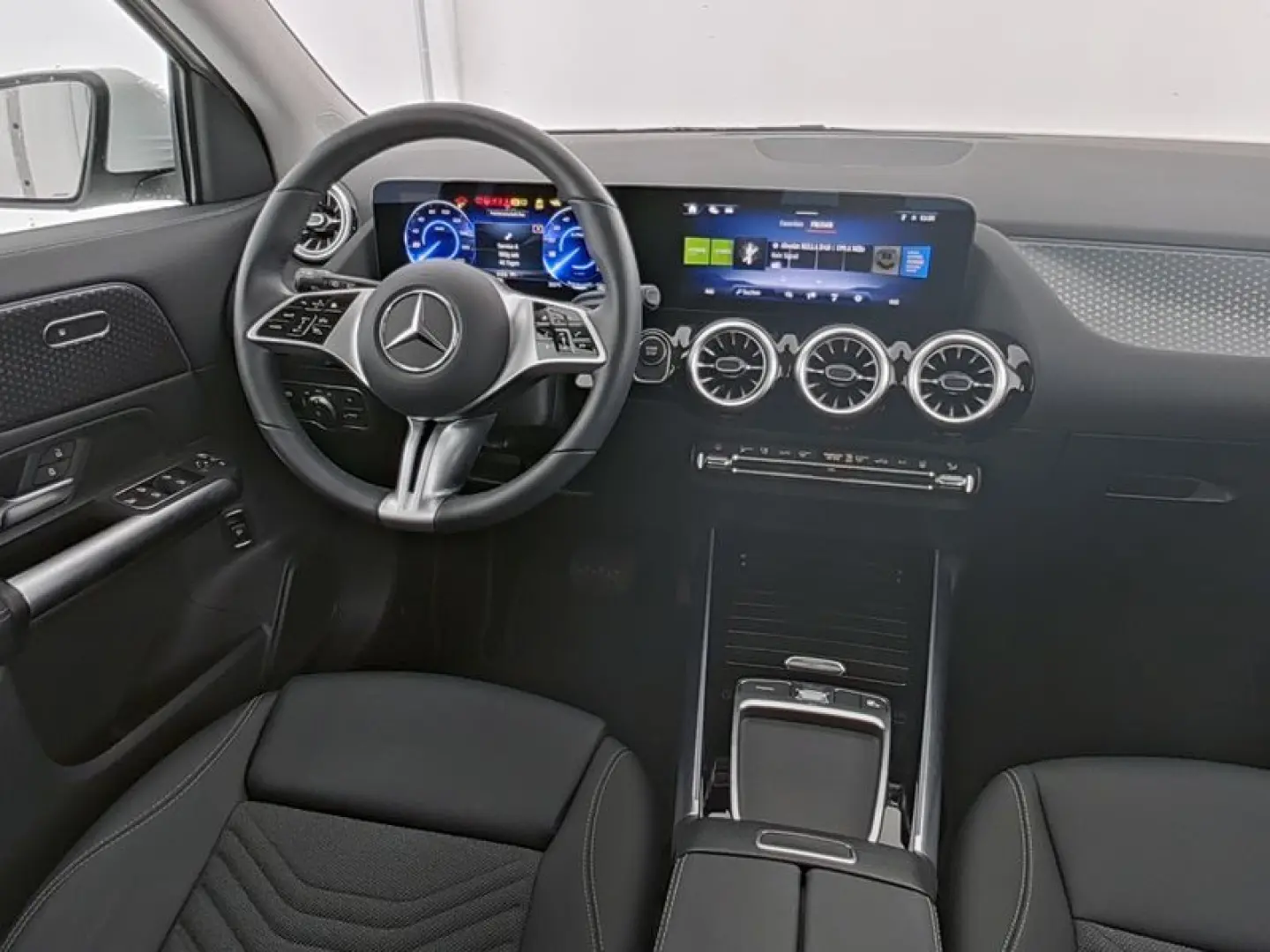 EQA 300 4Matic+AHK+360°+ADVANCED+LED+SPUR+TOTWIN