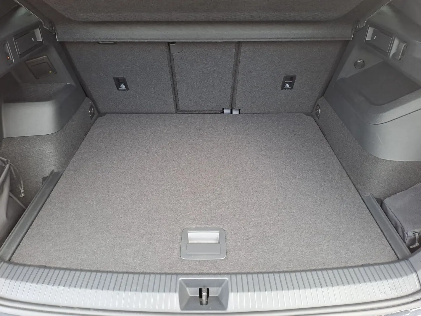Tiguan R-Line 2.0 TDI DSG 4Motion *AHK*PANO*NAVI
