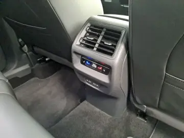Tiguan R-Line 2.0 TDI DSG 4Motion *AHK*PANO*NAVI