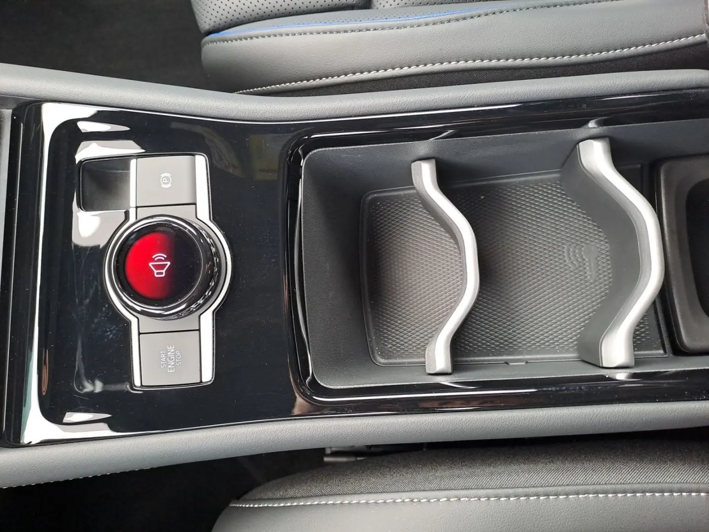 Tiguan R-Line 2.0 TDI DSG 4Motion *AHK*PANO*NAVI