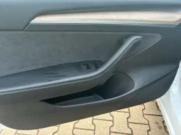 Model 3 Long Range Dual AWD