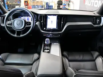 XC60 T6 Recharge Ultra Black AWD*ACC*HuD*PAN*360