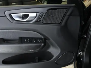XC60 T6 Recharge Ultra Black AWD*ACC*HuD*PAN*360