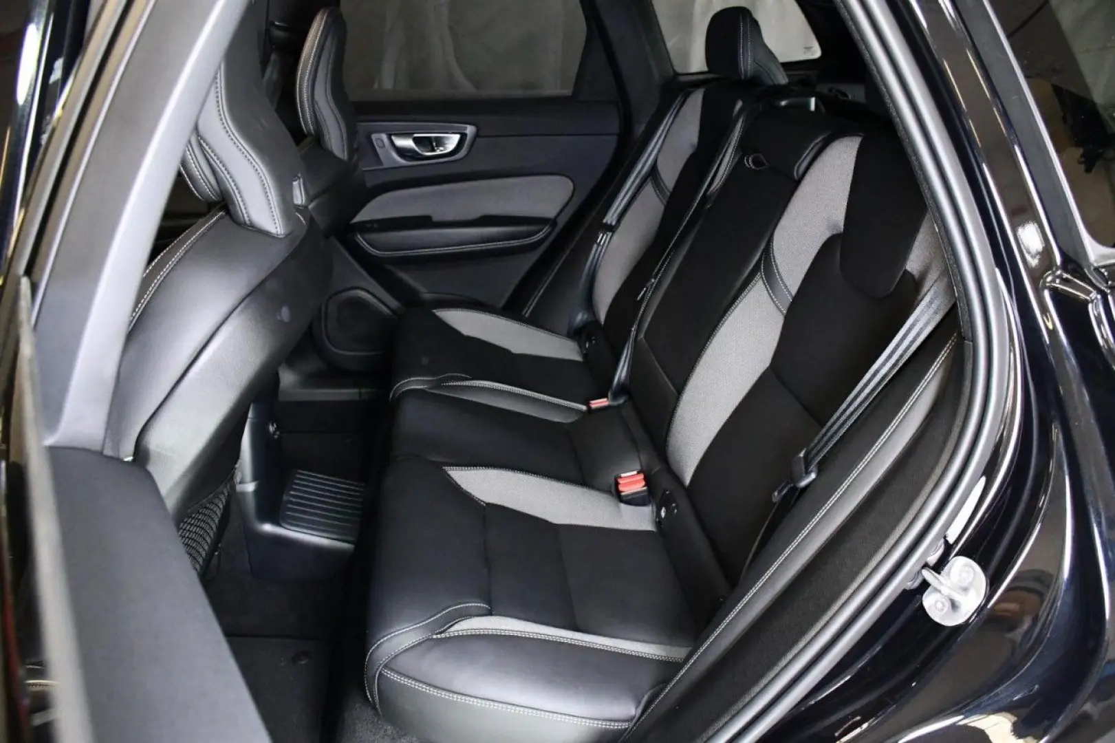 XC60 T6 Recharge Ultra Black AWD*ACC*HuD*PAN*360