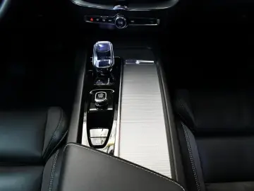 XC60 T6 Recharge Ultra Black AWD*ACC*HuD*PAN*360