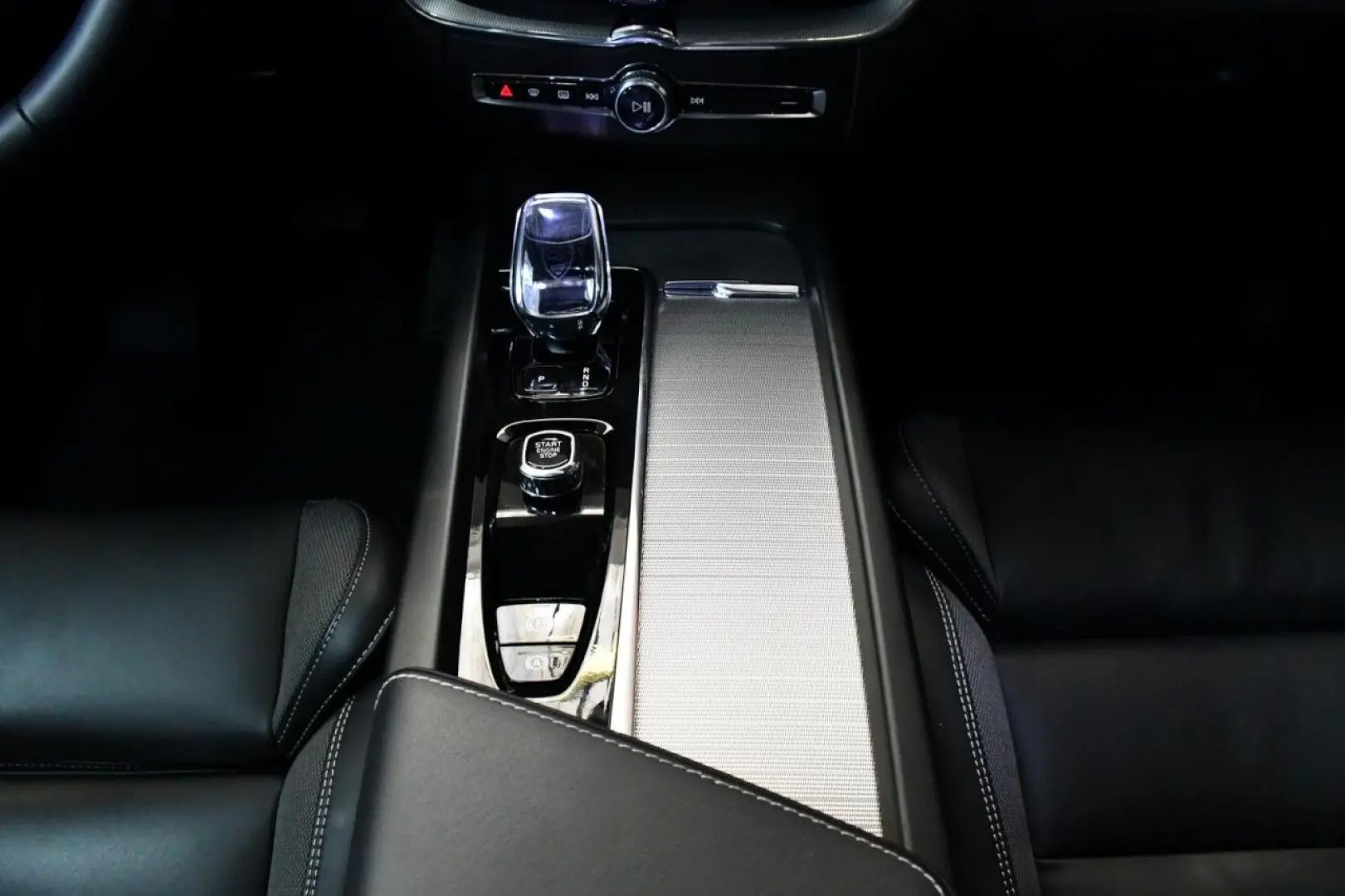 XC60 T6 Recharge Ultra Black AWD*ACC*HuD*PAN*360