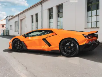 Revuelto *MY25 / AD PERSONAM / ARANCIO FUX*