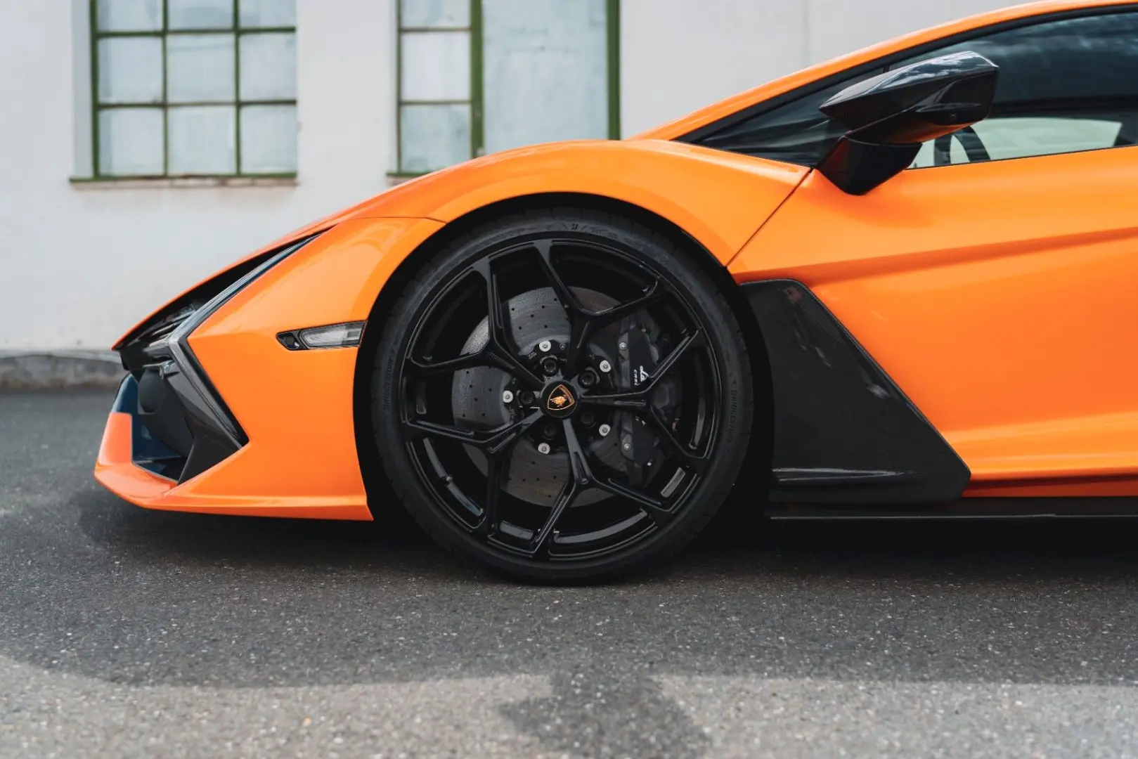 Revuelto *MY25 / AD PERSONAM / ARANCIO FUX*