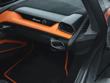 Revuelto *MY25 / AD PERSONAM / ARANCIO FUX*