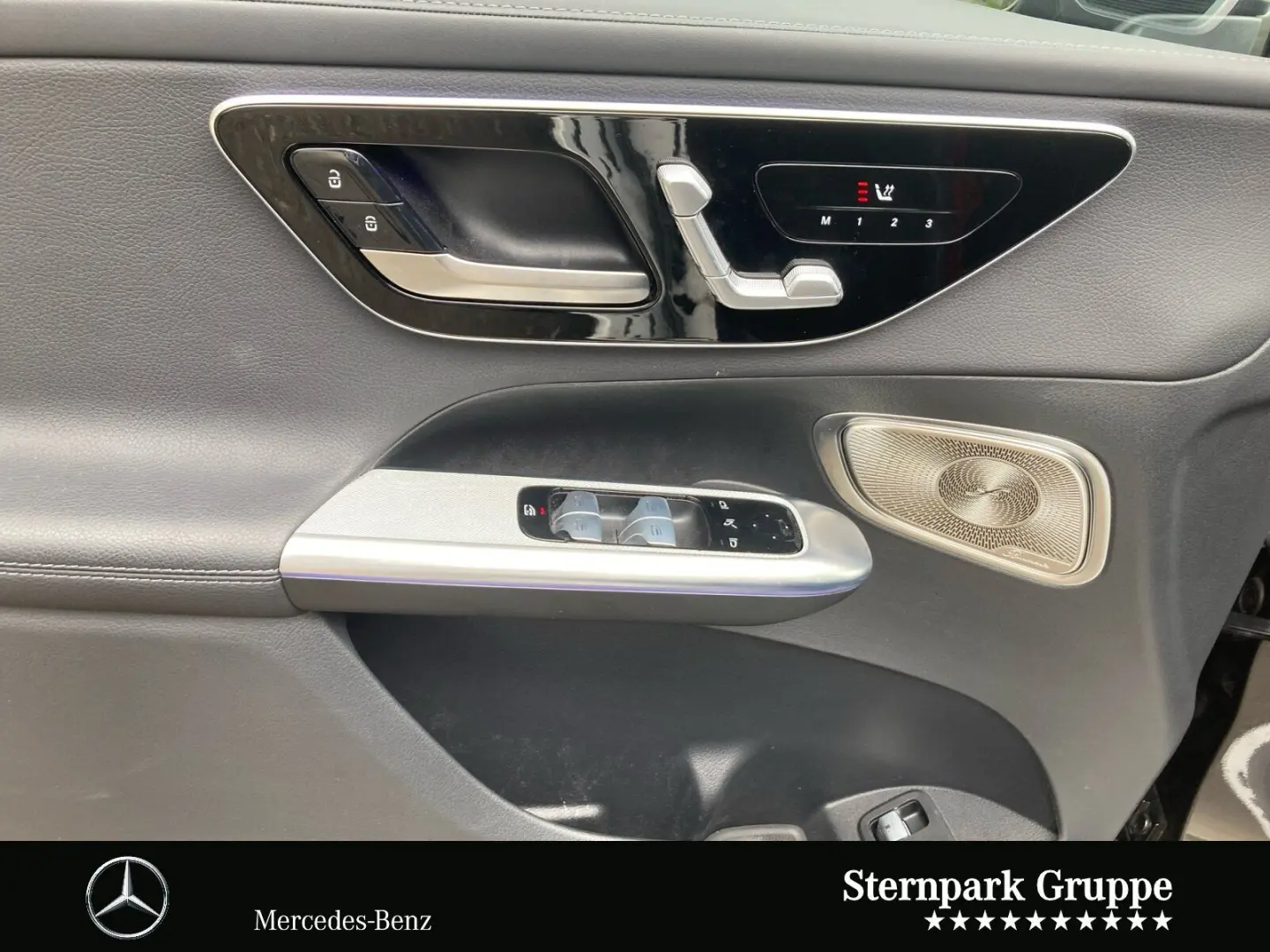 GLC 300 e 4M AMG Premium Plus +AHK+Pano+DIST+20