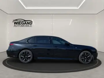 740d xDrive+M-SPORTPAKET+21-ZOLL+STANDHEIZUNG+