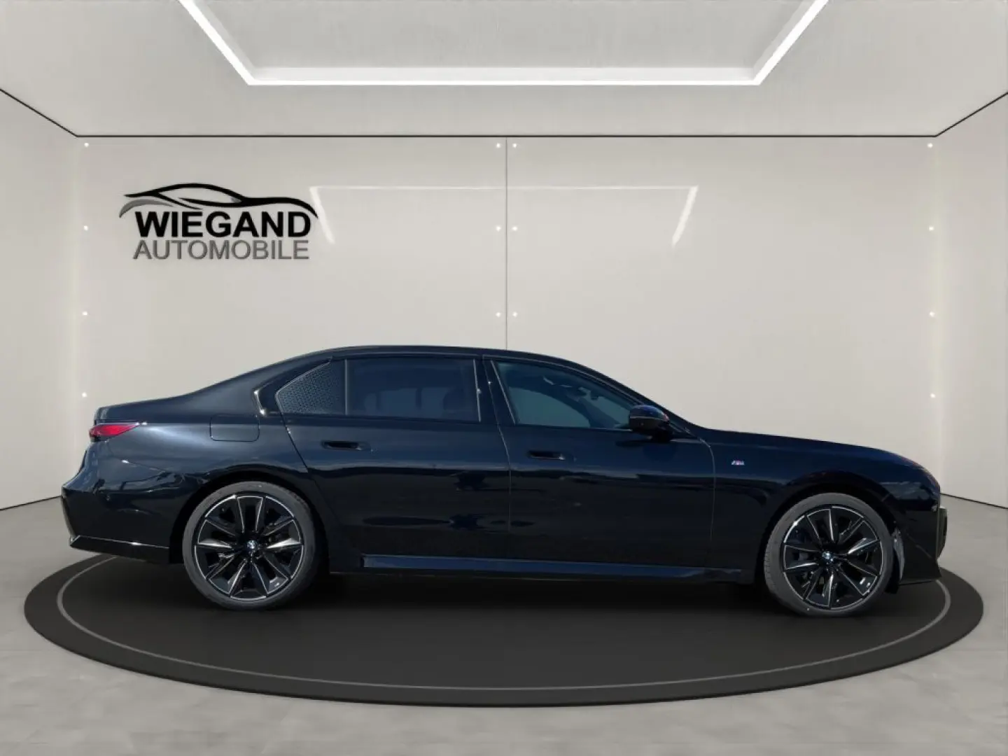 740d xDrive+M-SPORTPAKET+21-ZOLL+STANDHEIZUNG+