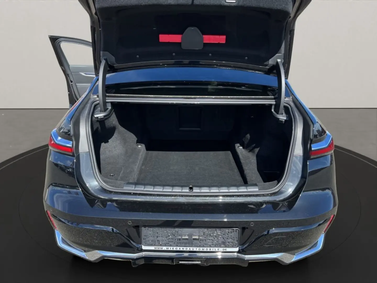 740d xDrive+M-SPORTPAKET+21-ZOLL+STANDHEIZUNG+