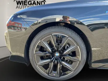 740d xDrive+M-SPORTPAKET+21-ZOLL+STANDHEIZUNG+