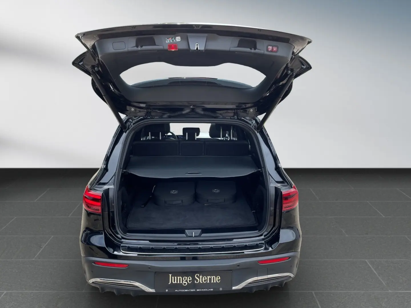 EQB 350 4M AMG+ PANORAMA*MEMORY*TOTWINKEL*MBUX*