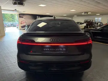 Q8 Sportback e-tron 50 quattro S line Edition