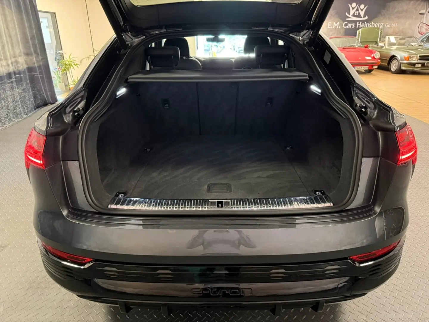 Q8 Sportback e-tron 50 quattro S line Edition