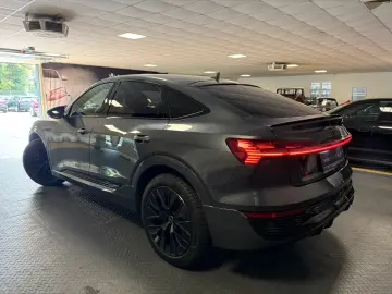 Q8 Sportback e-tron 50 quattro S line Edition