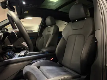 Q8 Sportback e-tron 50 quattro S line Edition