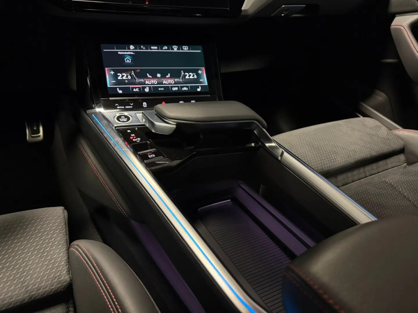 Q8 Sportback e-tron 50 quattro S line Edition