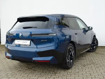 iX 40 xDrive Sport