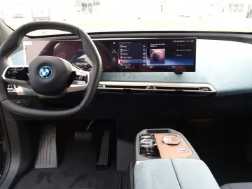 iX 40 xDrive Sport