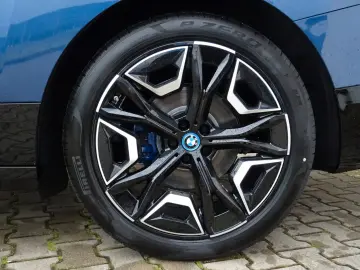 iX 40 xDrive Sport