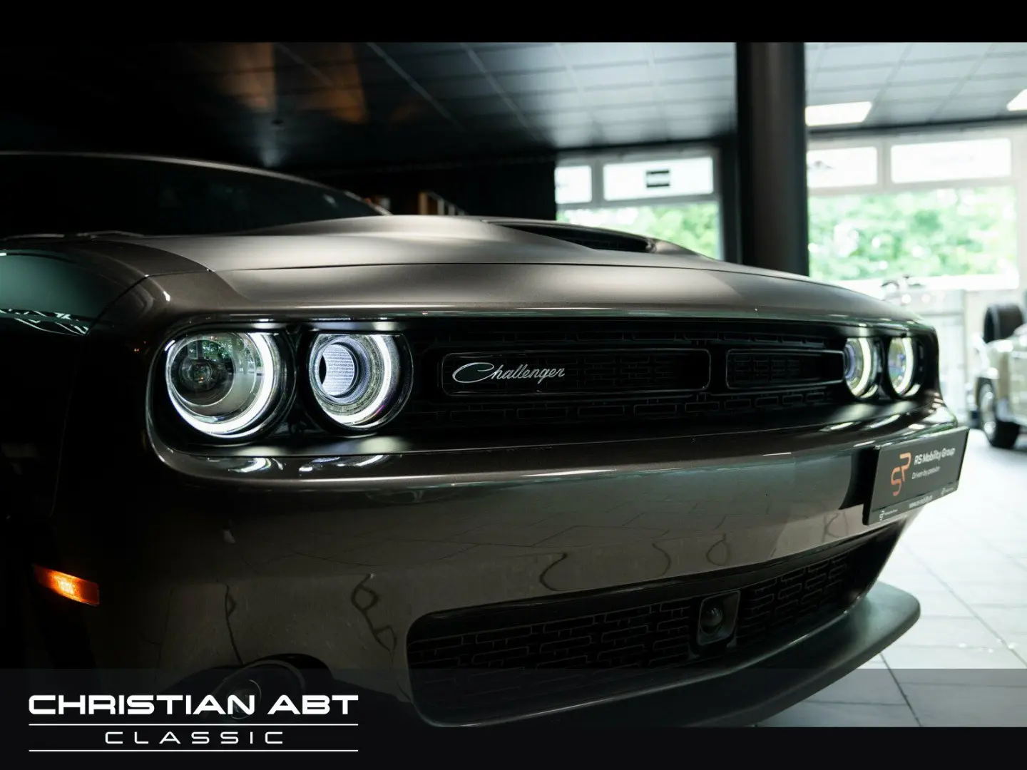 Challenger R/T 5.7 V8 HEMI T/A Package