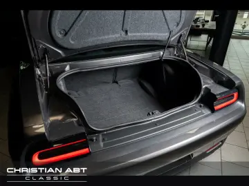 Challenger R/T 5.7 V8 HEMI T/A Package