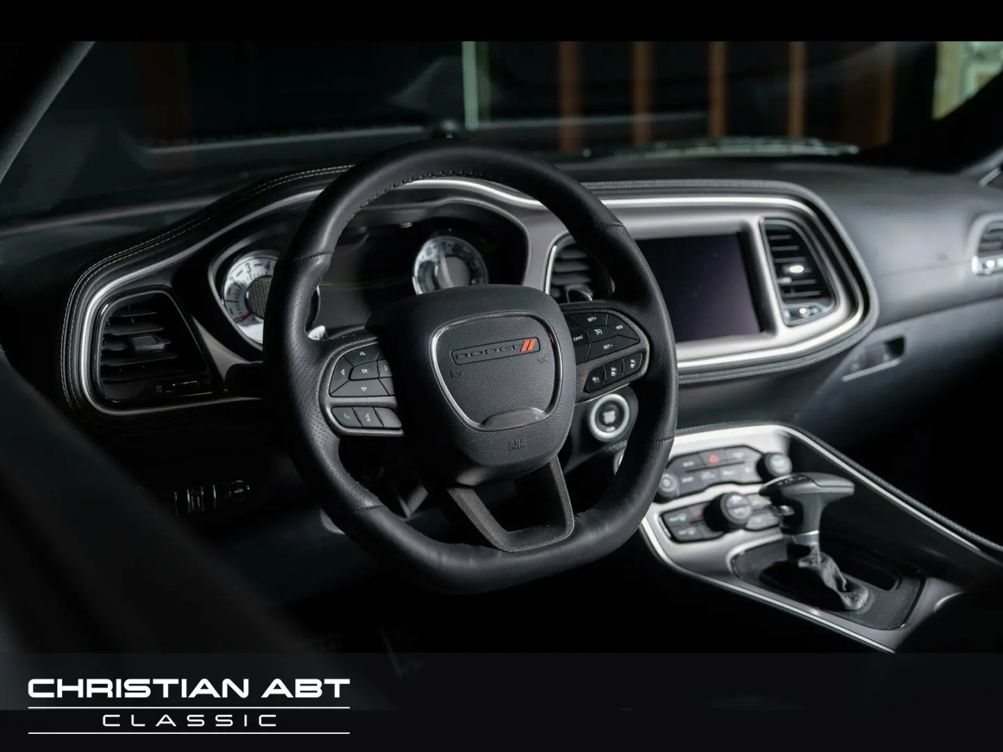 Challenger R/T 5.7 V8 HEMI T/A Package