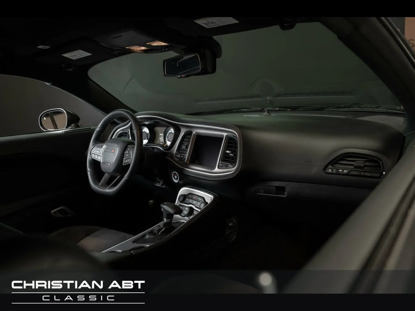 Challenger R/T 5.7 V8 HEMI T/A Package