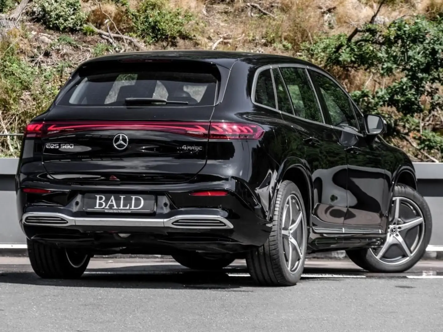 EQS 580 SUV 4M AMG/Hyperscreen/Pano/AHK/Burm4D