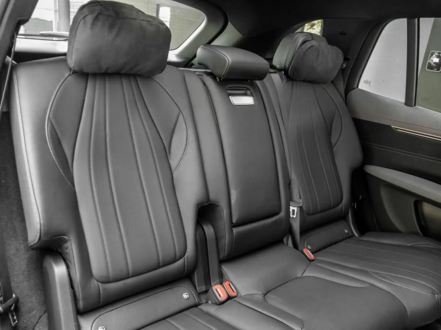 EQS 580 SUV 4M AMG/Hyperscreen/Pano/AHK/Burm4D