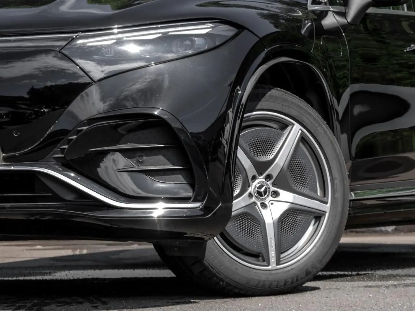 EQS 580 SUV 4M AMG/Hyperscreen/Pano/AHK/Burm4D