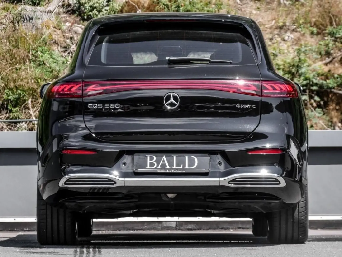 EQS 580 SUV 4M AMG/Hyperscreen/Pano/AHK/Burm4D