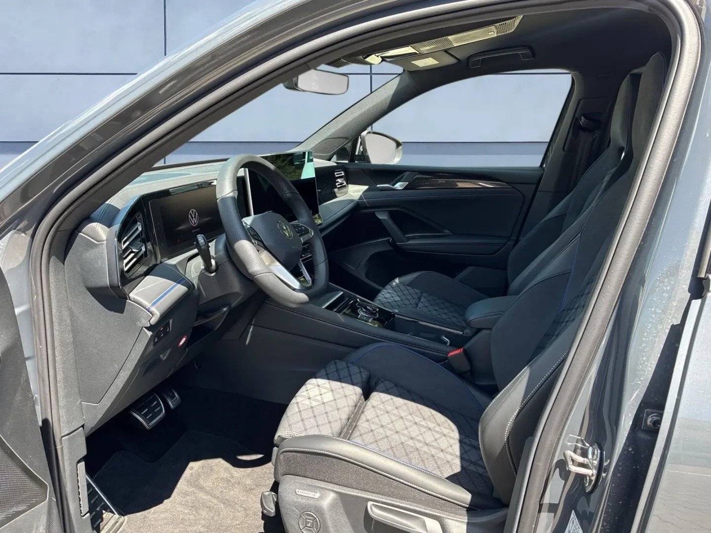 Tiguan R-Line 2.0 TDI 4M DSG*AHK*AreaView*HuD*Ke
