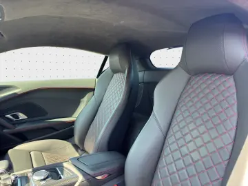 R8 5.2 FSI quattro Coupe perfor. Keramik*Carbon