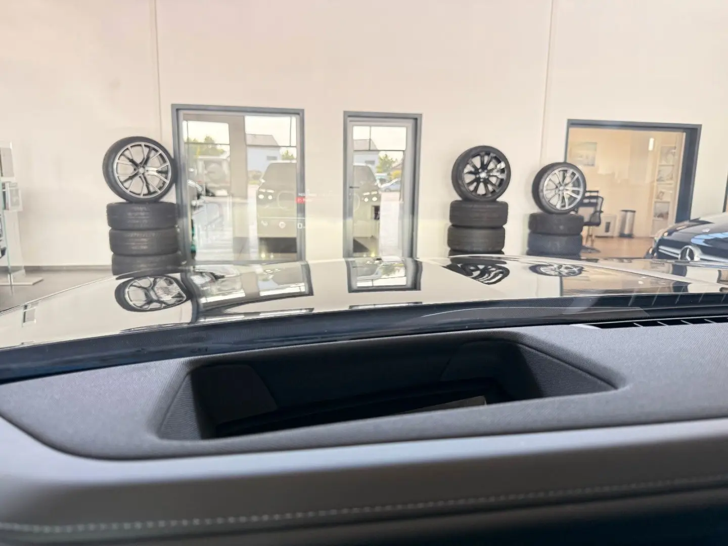 M760e*xDrive*Two*Tone*Individual*3xTV*SkyLounge*