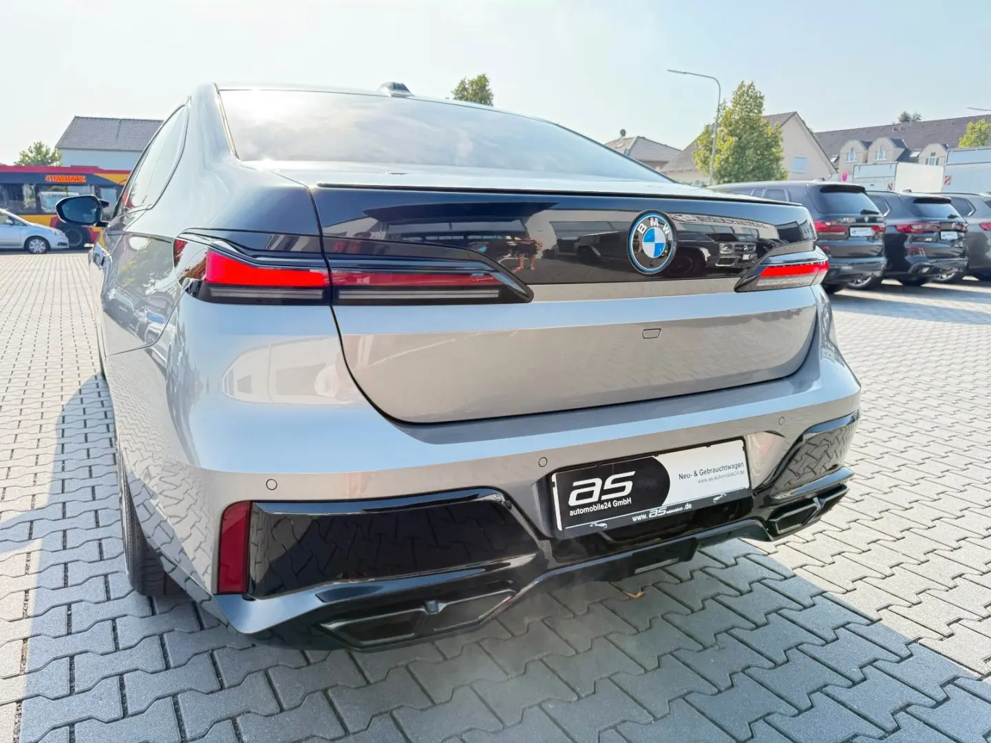 M760e*xDrive*Two*Tone*Individual*3xTV*SkyLounge*
